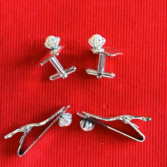 Vintage Cultured Pearl Cufflinks & Tie Clip - Picture 7 of 7